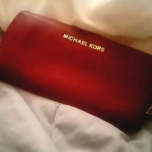 MICHAEL KORS BURGUNDY WALLET